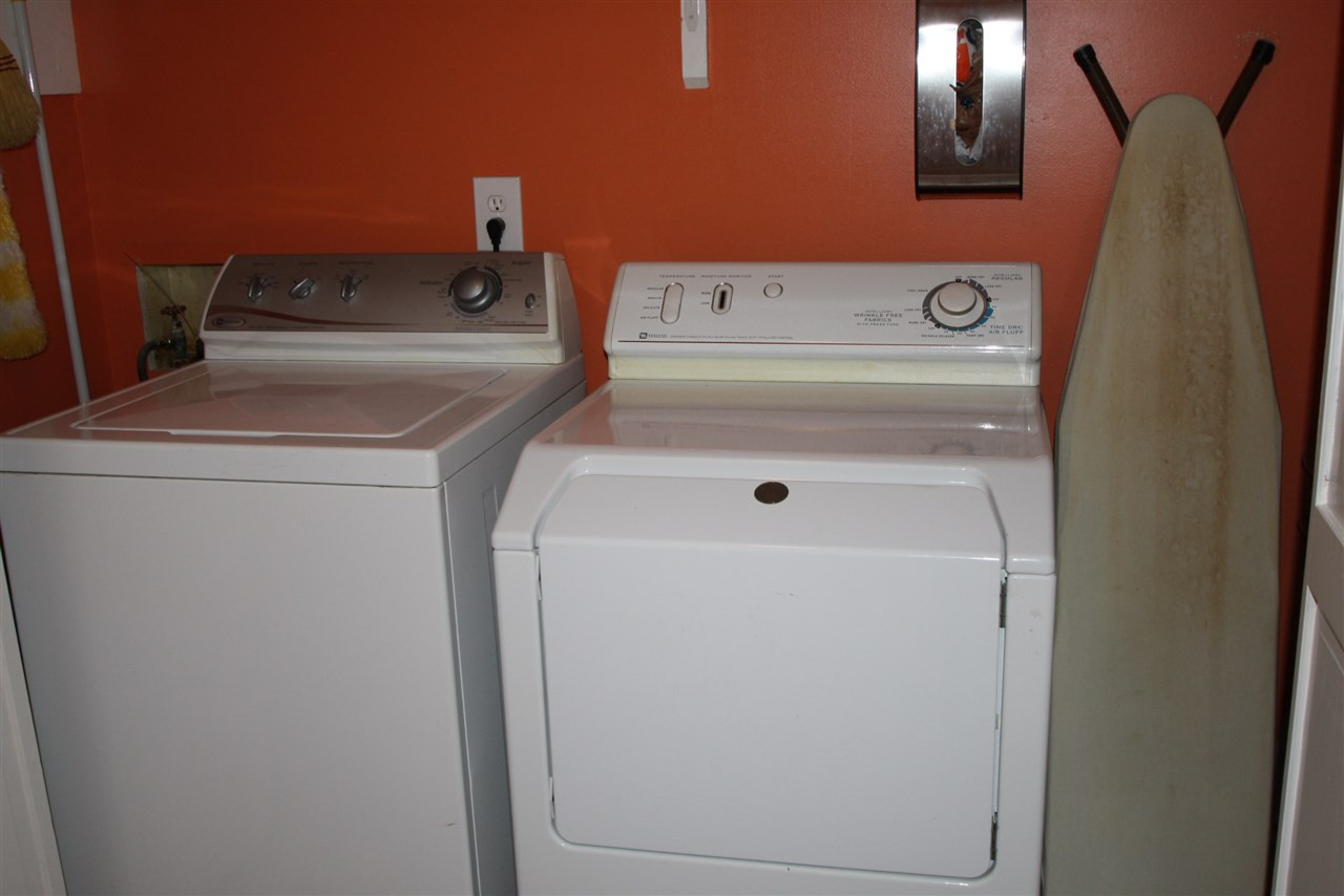 8624 Langtree Lane Raleigh, NC 27613 - Photo 16 of 25 Washer and Dryer Convey