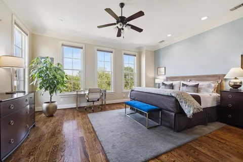 $925,000 | 1305 West Bell Street, Houston, TX 77019