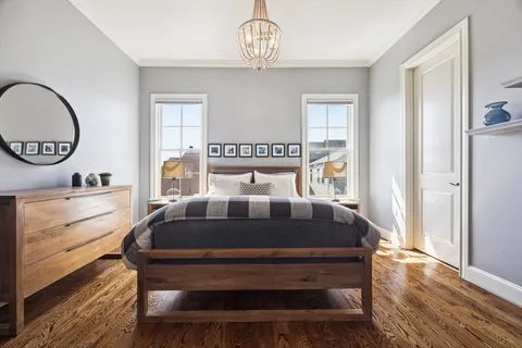 $925,000 | 1305 West Bell Street, Houston, TX 77019