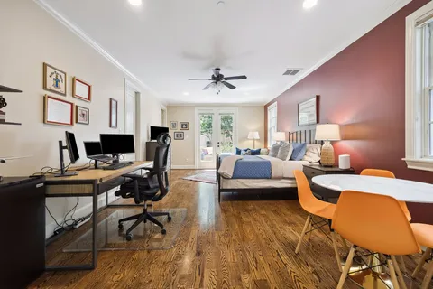 $925,000 | 1305 West Bell Street, Houston, TX 77019