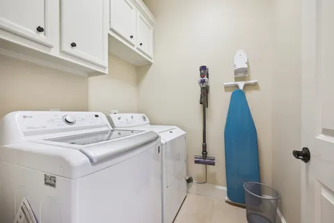 $925,000 | 1305 West Bell Street, Houston, TX 77019