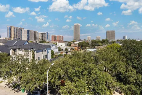 $875,000 | 1305 West Bell Street, Houston, TX 77019