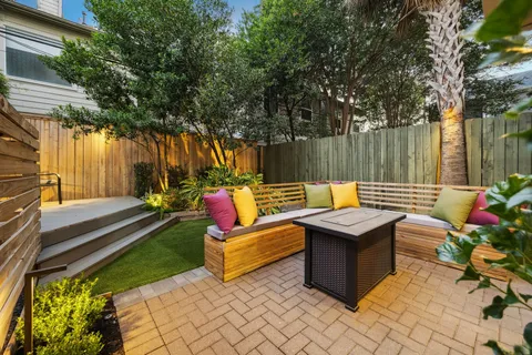 $925,000 | 1305 West Bell Street, Houston, TX 77019