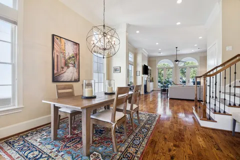 $925,000 | 1305 West Bell Street, Houston, TX 77019