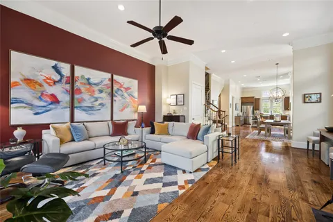 $925,000 | 1305 West Bell Street, Houston, TX 77019