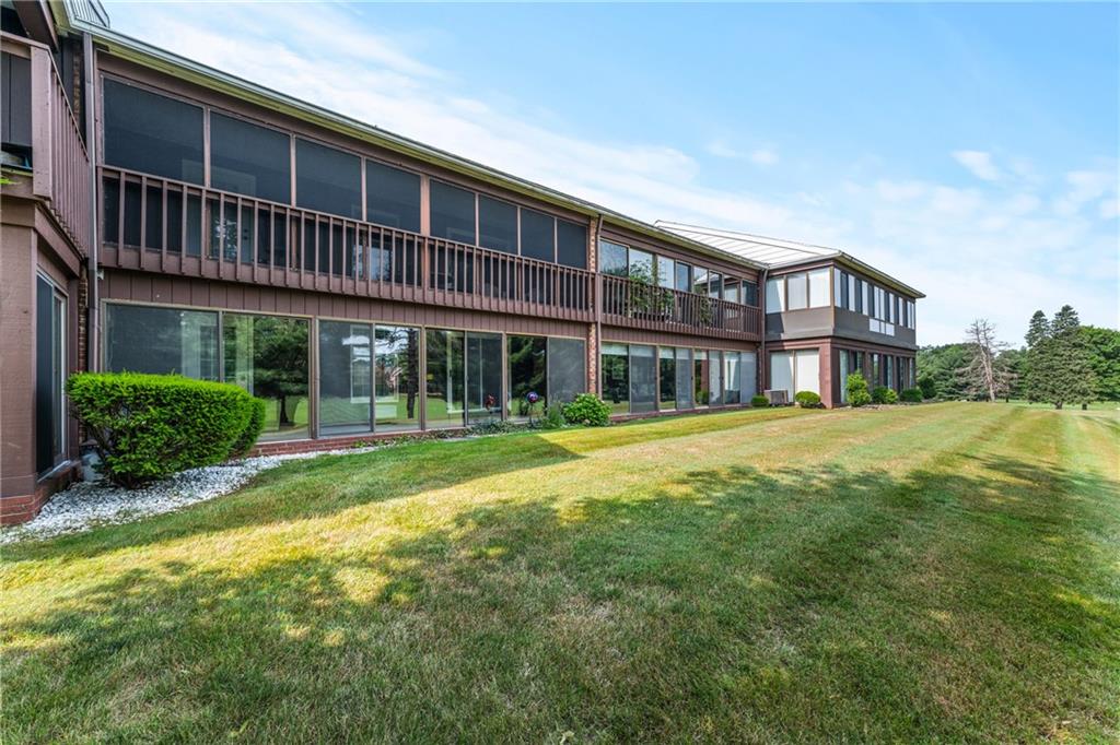 286 Windsor Ridge, Unit 25 New Castle, PA 16105 - Photo 21 of 26 Gallery Image 21