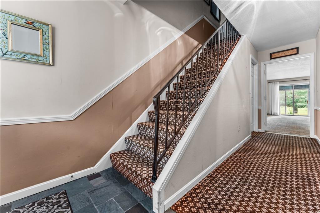 286 Windsor Ridge, Unit 25 New Castle, PA 16105 - Photo 3 of 26 Gallery Image 3