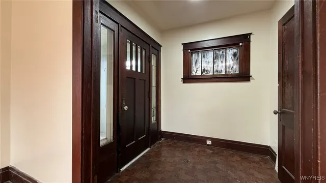 $130,000 | 1890 Linwood Avenue, Niagara Falls, NY 14305