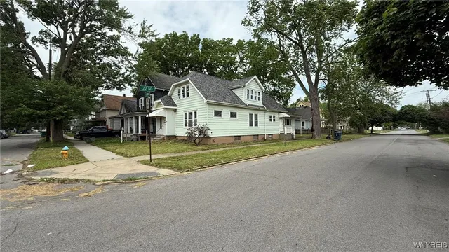 $130,000 | 1890 Linwood Avenue, Niagara Falls, NY 14305