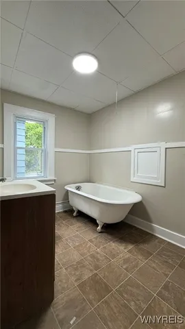 $130,000 | 1890 Linwood Avenue, Niagara Falls, NY 14305