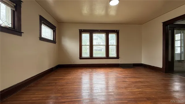 $130,000 | 1890 Linwood Avenue, Niagara Falls, NY 14305