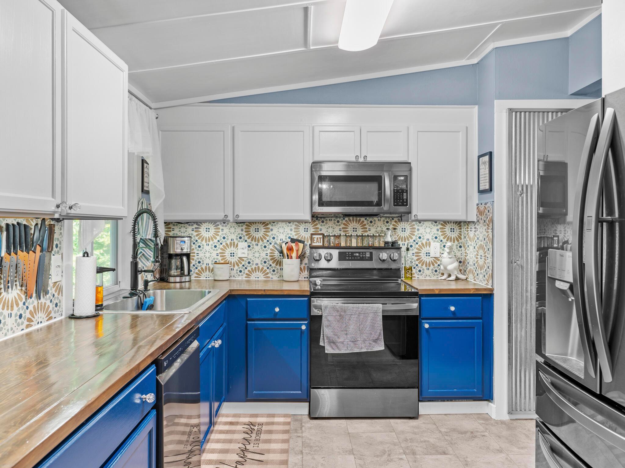 2671 Woodsedge Road Columbus, OH 43224 - Photo 13 of 44 DSC06701