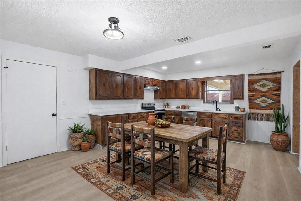 514 Dallas Street Italy, TX 76651 - Photo 12 of 34