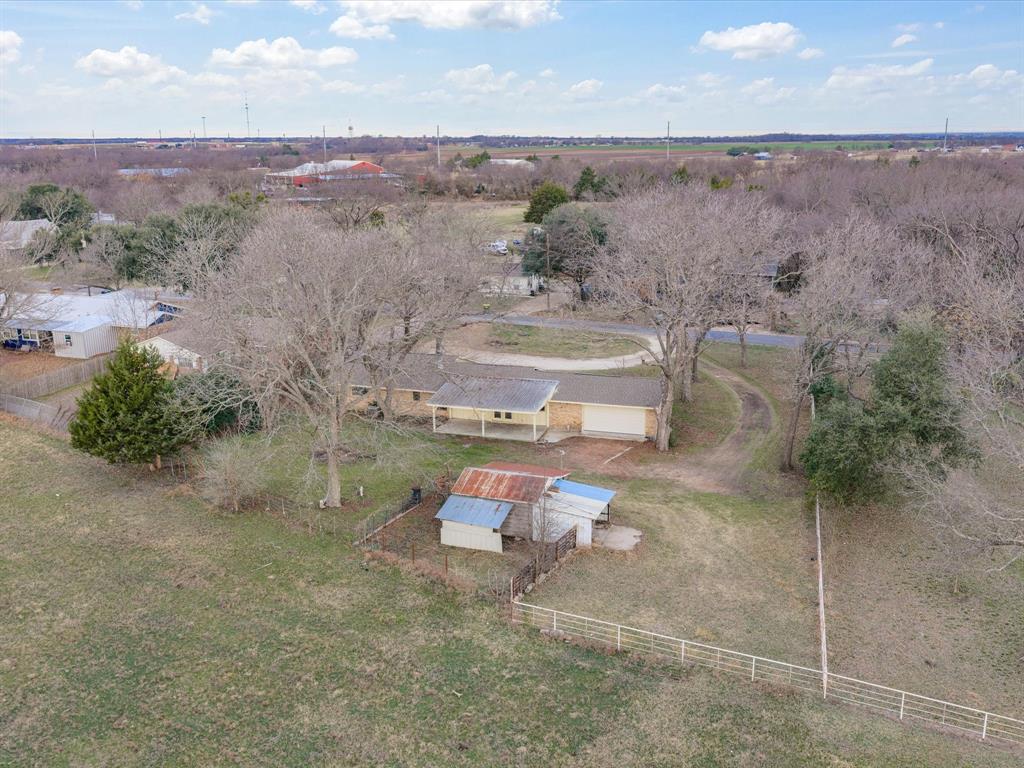 514 Dallas Street Italy, TX 76651 - Photo 33 of 34 a view of outdoor space and yard