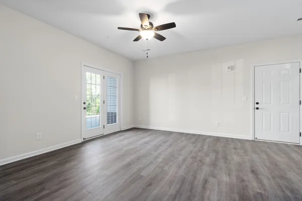 $1,245 | 229 East Johnson Circle, Unit C208, Clarksville, TN 37040