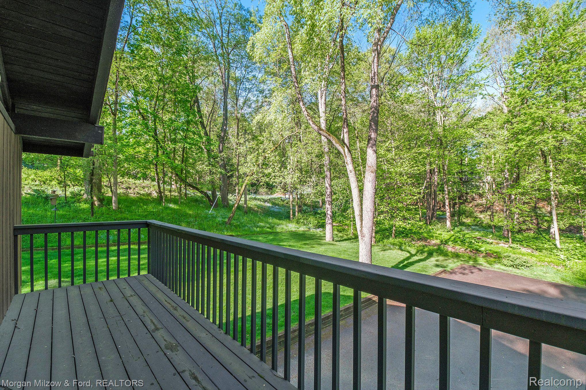 5800 Cobb Creek Road Rochester, MI 48306 - Photo 27 of 36 Balcony views