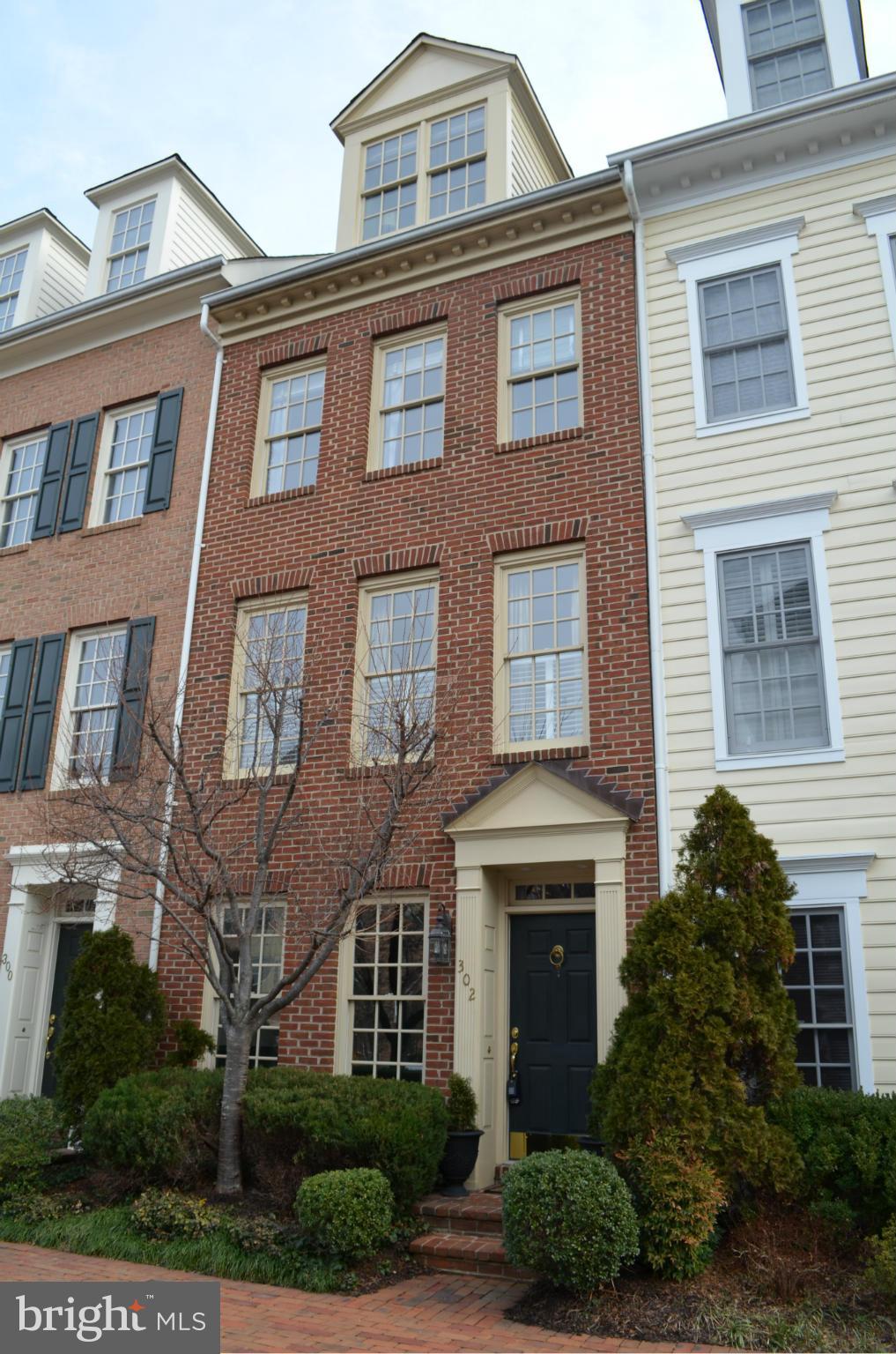 302 South Payne Street Alexandria, VA 22314 - Photo 1 of 30 Exterior (Front)