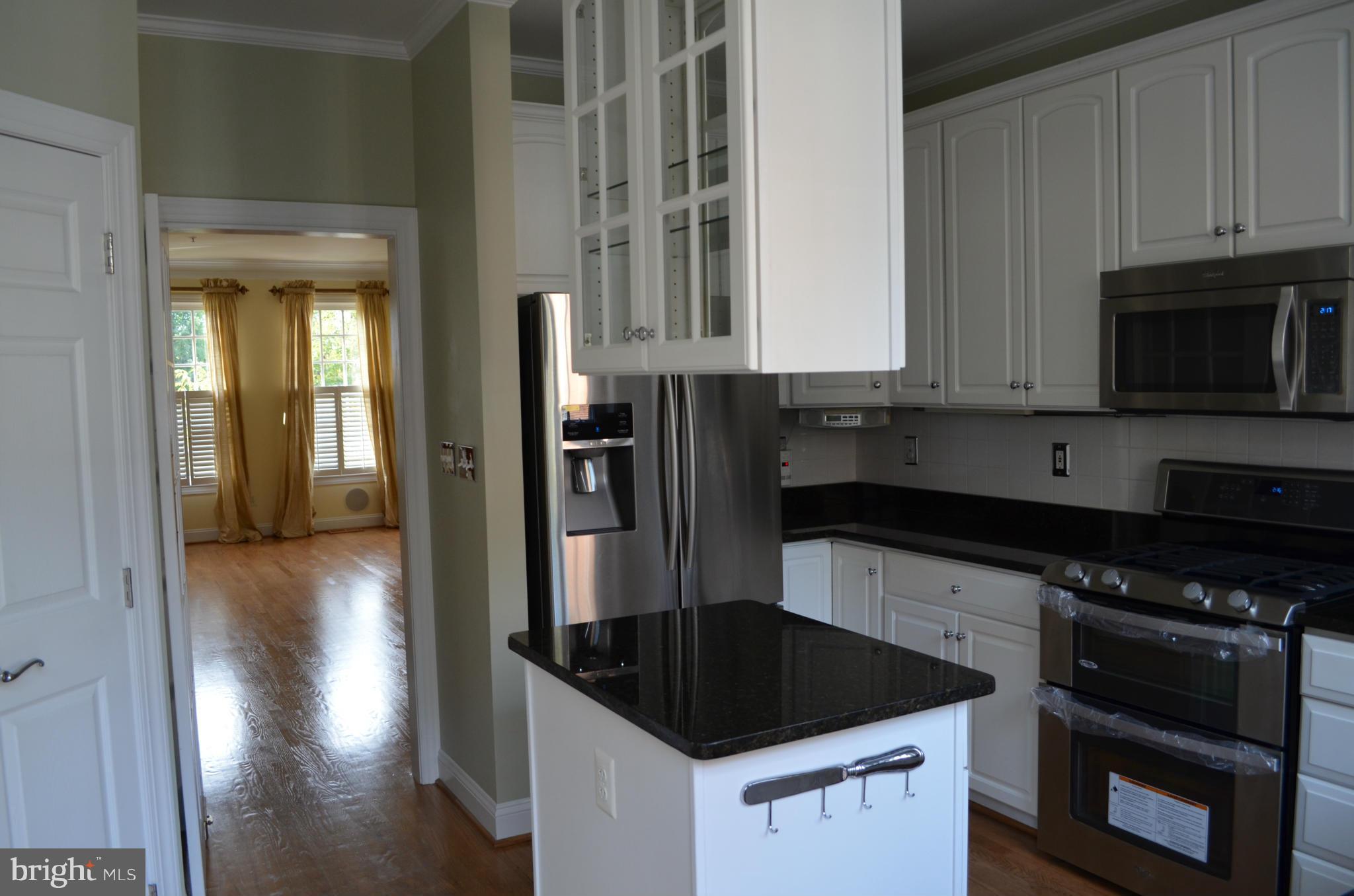 302 South Payne Street Alexandria, VA 22314 - Photo 4 of 30 Kitchen