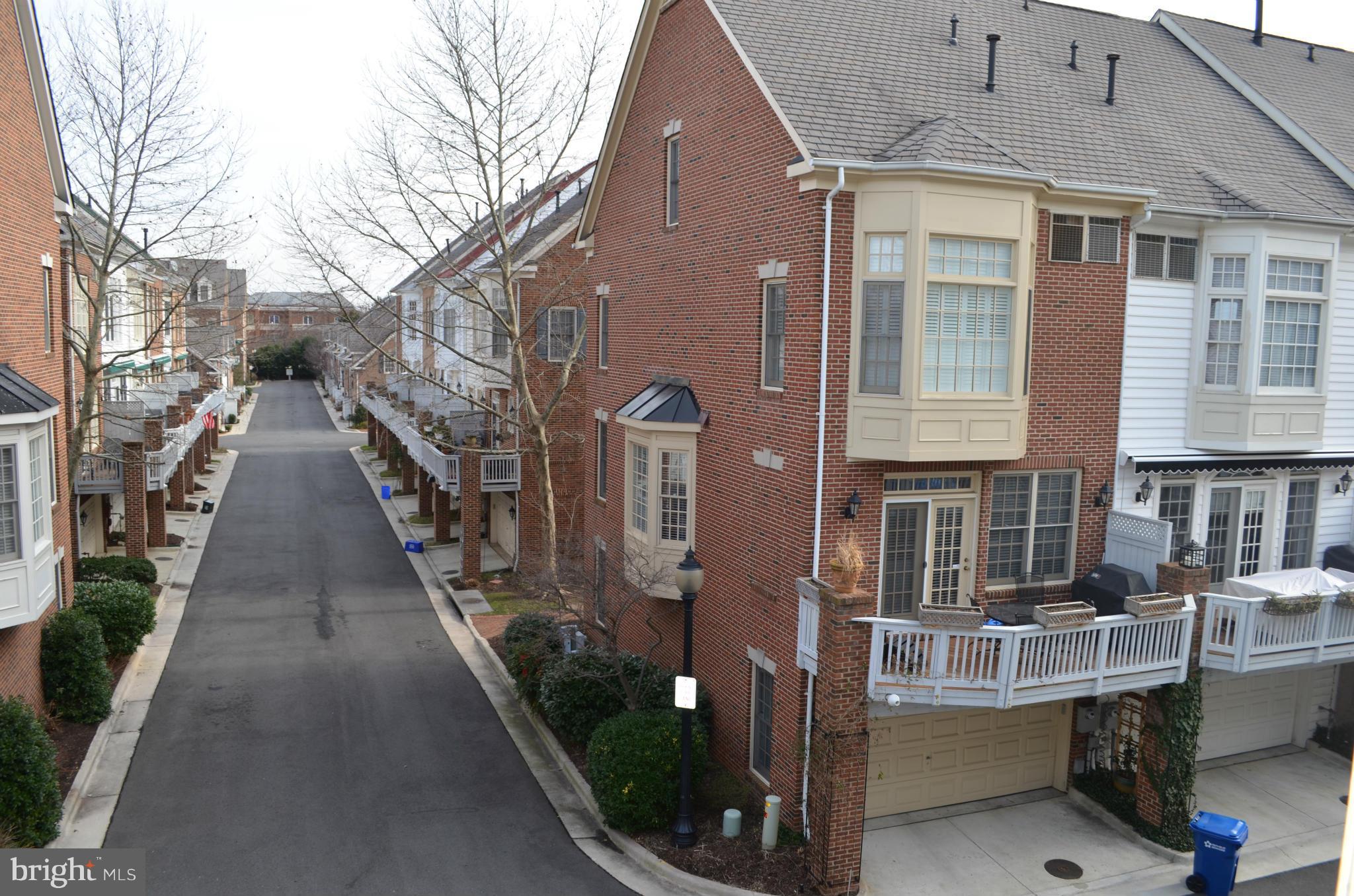 302 South Payne Street Alexandria, VA 22314 - Photo 8 of 30 Unobstructed Rear View
