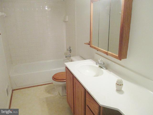 8917 Footed Ridge Columbia, MD 21045 - Photo 15 of 19 Bath
