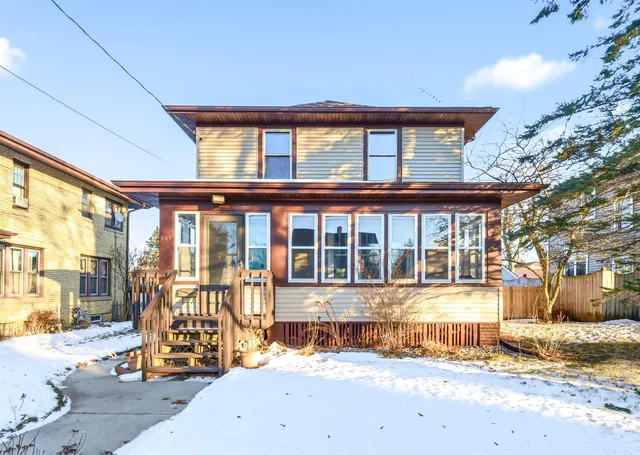 $224,900 | 847 North 6th Street, Manitowoc, WI 54220