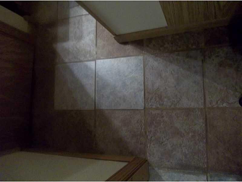 1886 Lochry Road Franklin, IN 46131 - Photo 9 of 12 Gallery Image 9