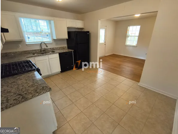 $1,725 | 8155 Autumn Green Drive, Fairburn, GA 30213