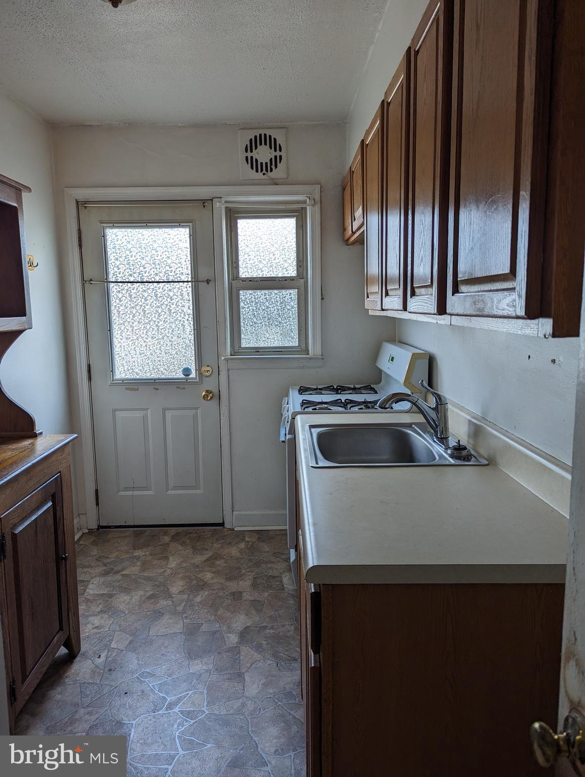 1046 Middlesex Road Essex, MD 21221 - Photo 4 of 13