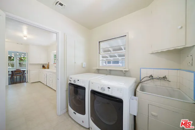 $1,095,000 | 10721 Landale Street, Toluca Lake, CA 91602