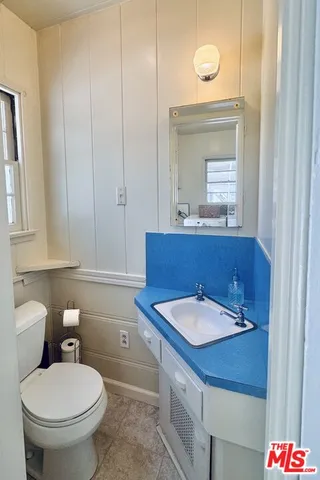 $1,095,000 | 10721 Landale Street, Toluca Lake, CA 91602