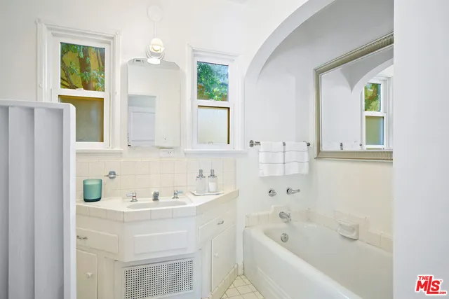 $1,095,000 | 10721 Landale Street, Toluca Lake, CA 91602