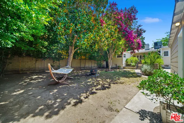 $1,095,000 | 10721 Landale Street, Toluca Lake, CA 91602