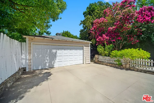 $1,095,000 | 10721 Landale Street, Toluca Lake, CA 91602