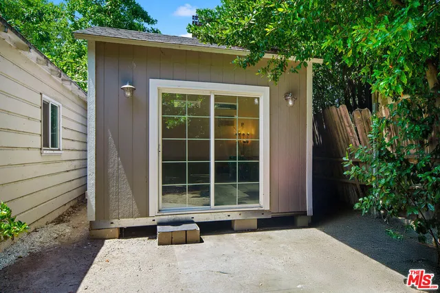 $1,095,000 | 10721 Landale Street, Toluca Lake, CA 91602