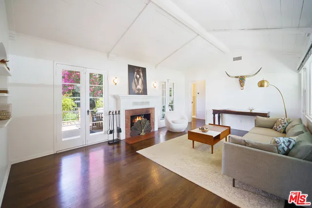 $1,095,000 | 10721 Landale Street, Toluca Lake, CA 91602