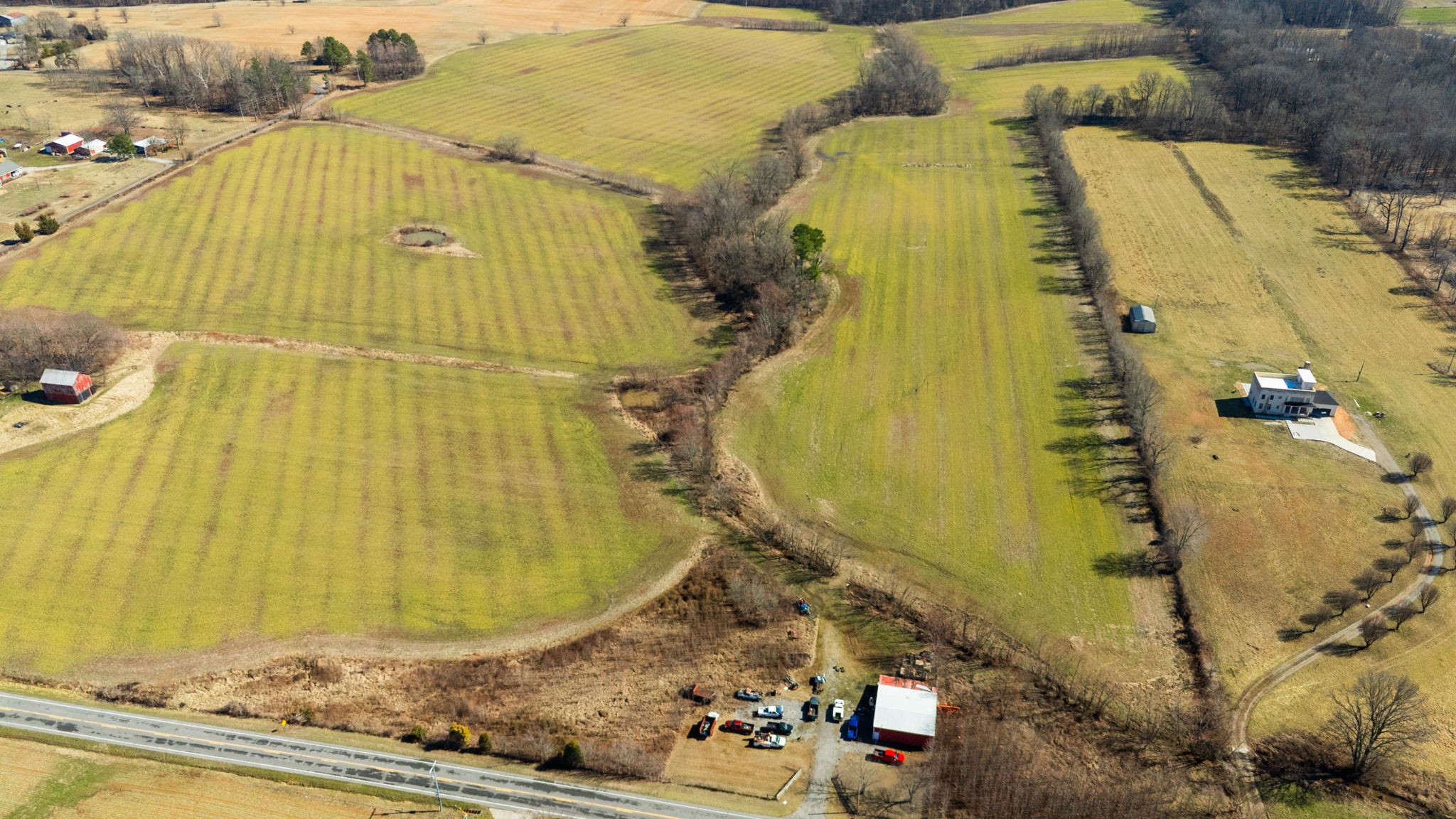 1902 Kinneys Road Adams, TN 37010 - Photo 35 of 59 an aerial view of a swimming pool