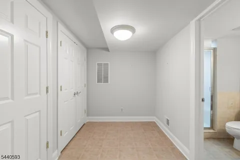 $1,950,000 | 33 Fox Run, North Caldwell, NJ 07006