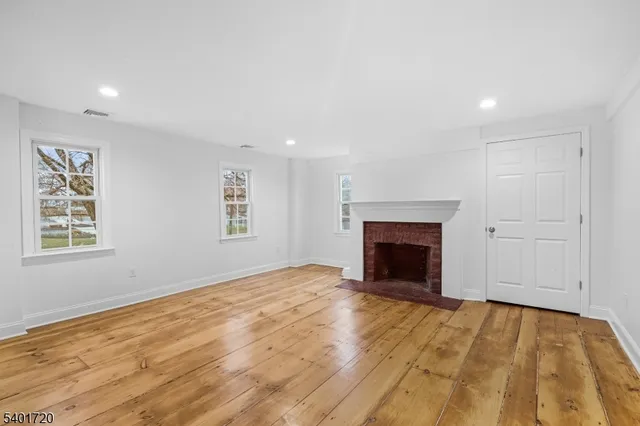 $3,250 | 9 West Main Street, Mendham, NJ 07945