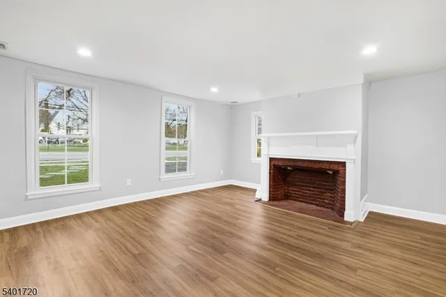 $3,250 | 9 West Main Street, Mendham, NJ 07945