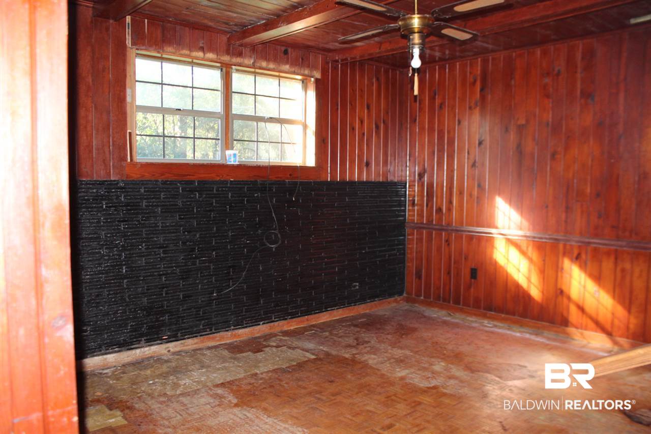 19212 Gunnison Road Fairhope, AL 36532 - Photo 7 of 16 Living Room