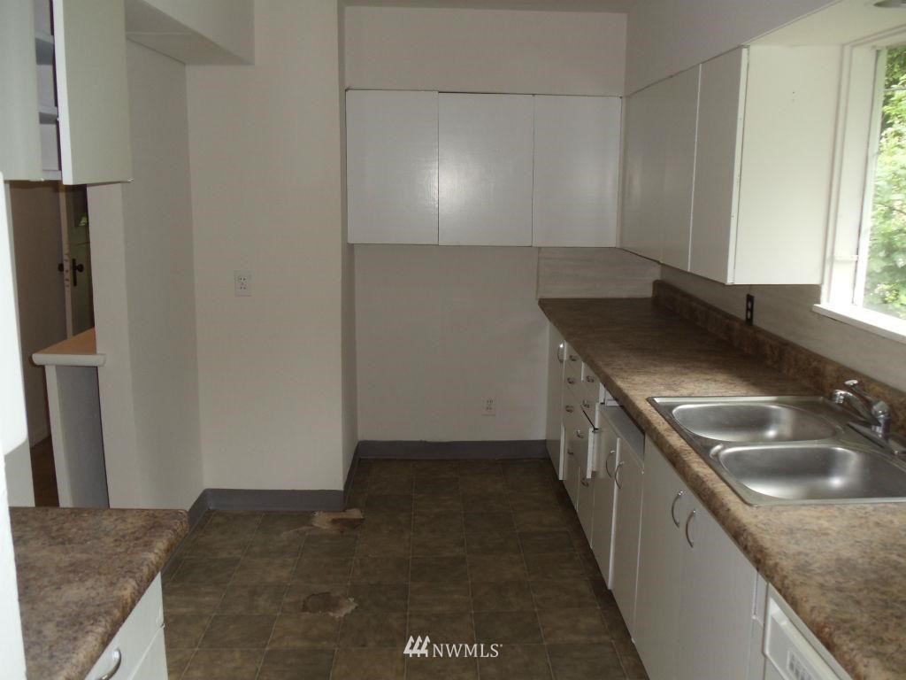 4215 Robinson Road Northeast Bremerton, WA 98310 - Photo 3 of 15 Gallery Image 3