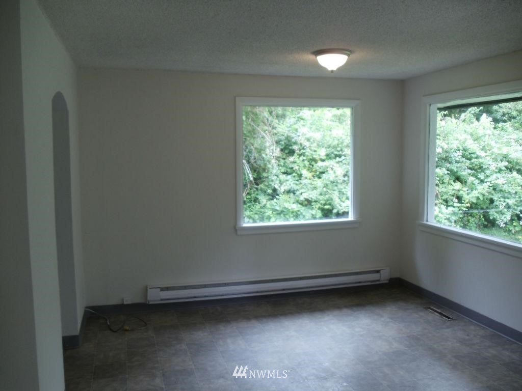 4215 Robinson Road Northeast Bremerton, WA 98310 - Photo 8 of 15 Gallery Image 8