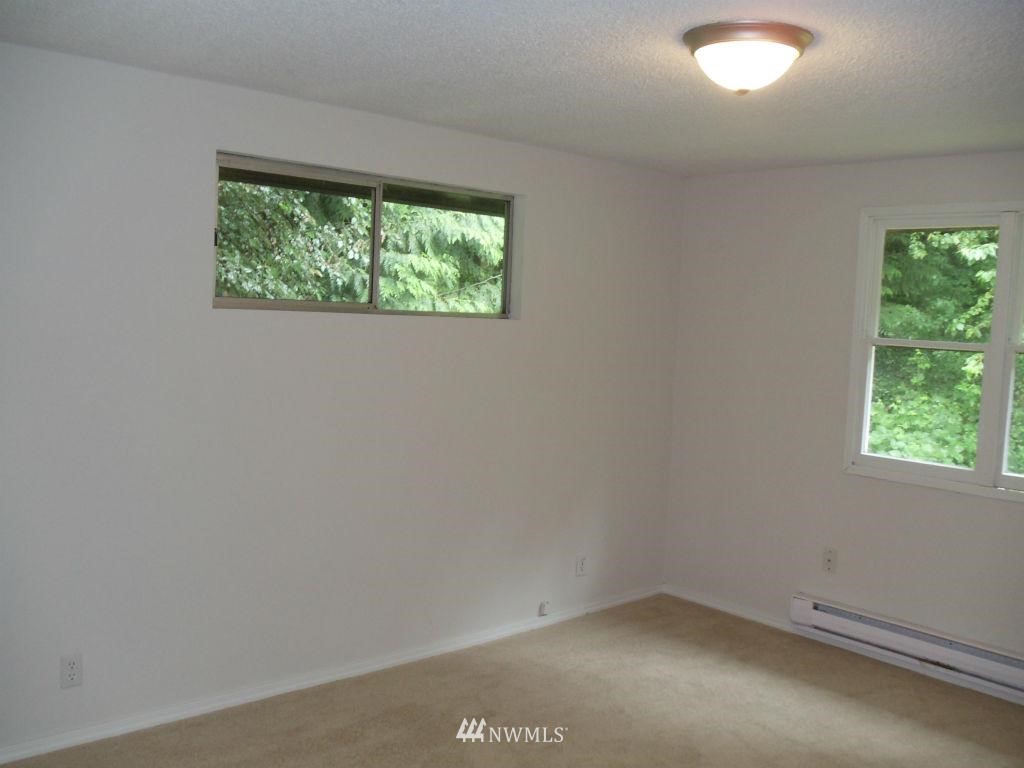 4215 Robinson Road Northeast Bremerton, WA 98310 - Photo 10 of 15 Gallery Image 10