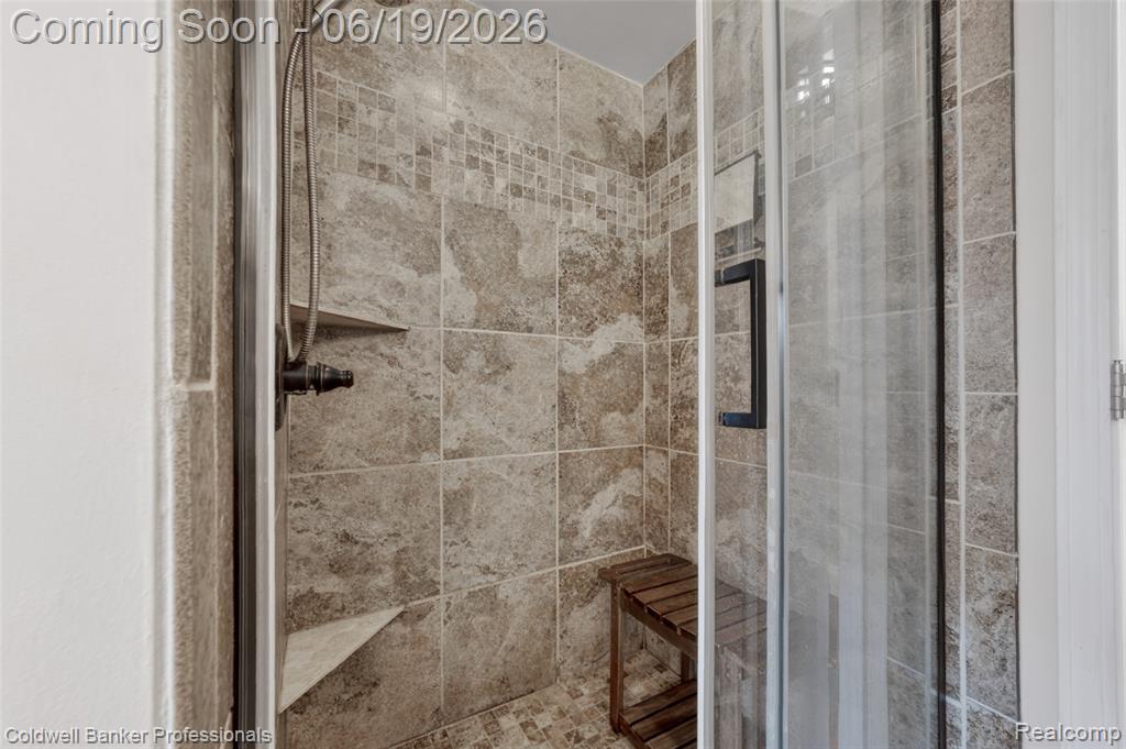 1625 Hampton Road Grosse Pointe, MI 48236 - Photo 23 of 31