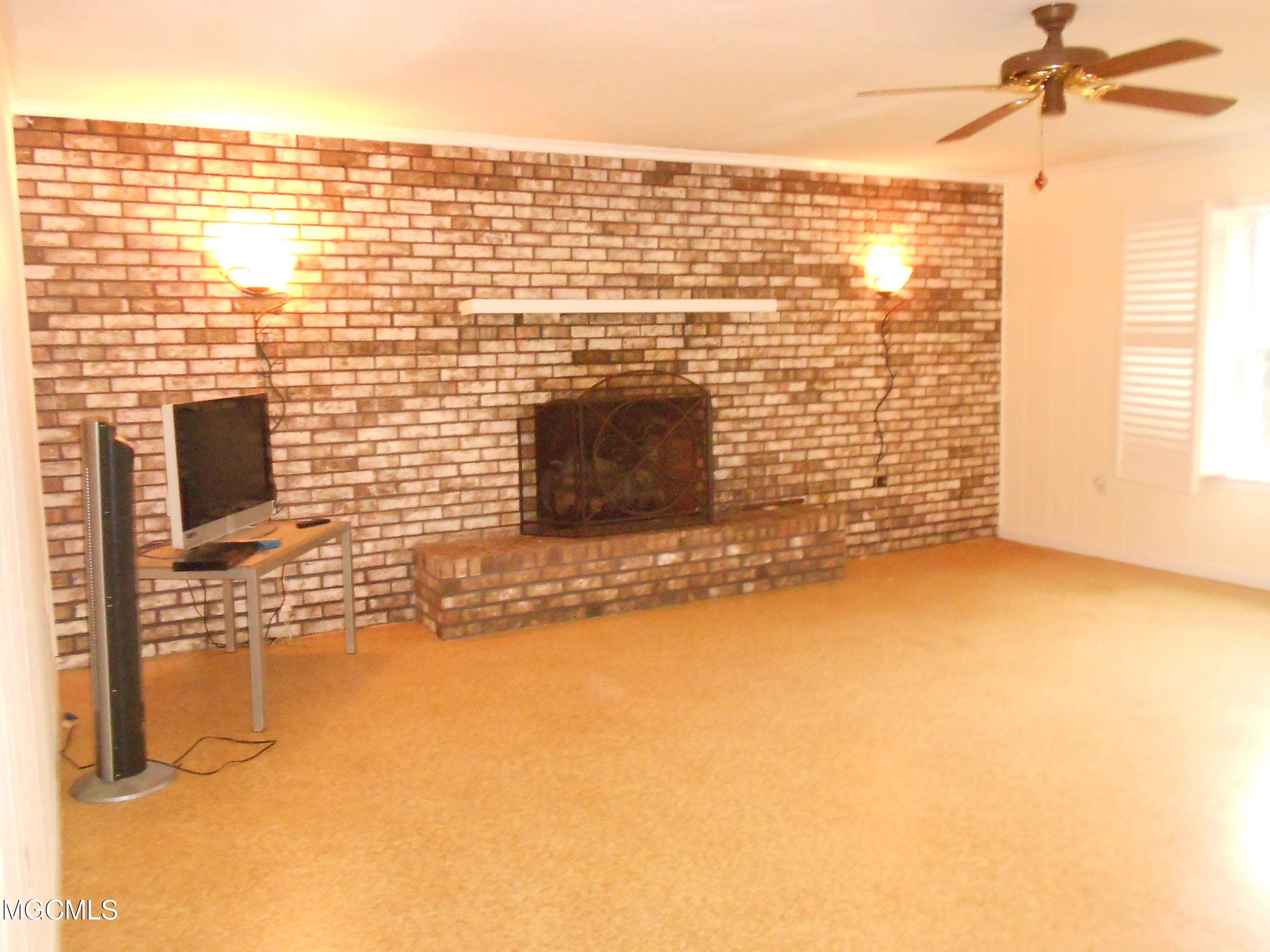 18473 Landon Road Gulfport, MS 39503 - Photo 5 of 39 DSCN0067