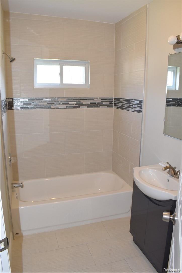 8536 Stephens Road Warren, MI 48089 - Photo 17 of 26 DSC_0598.JPG