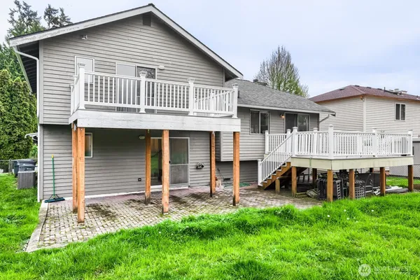 $850,000 | 22414 18th Avenue Southeast, Bothell, WA 98021
