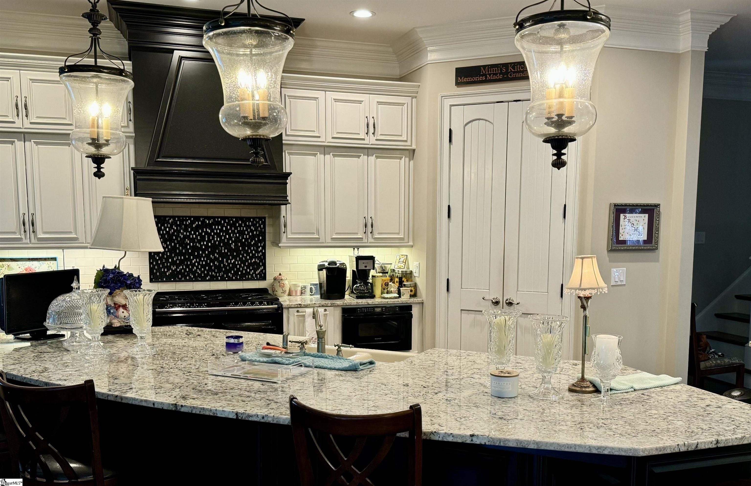 27 Cullen Court Greer, SC 29650 - Photo 2 of 36