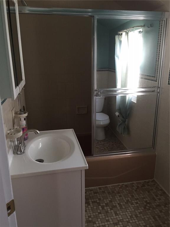 2048 Spring Valley Road Pittsburgh, PA 15243 - Photo 7 of 12 bathroom