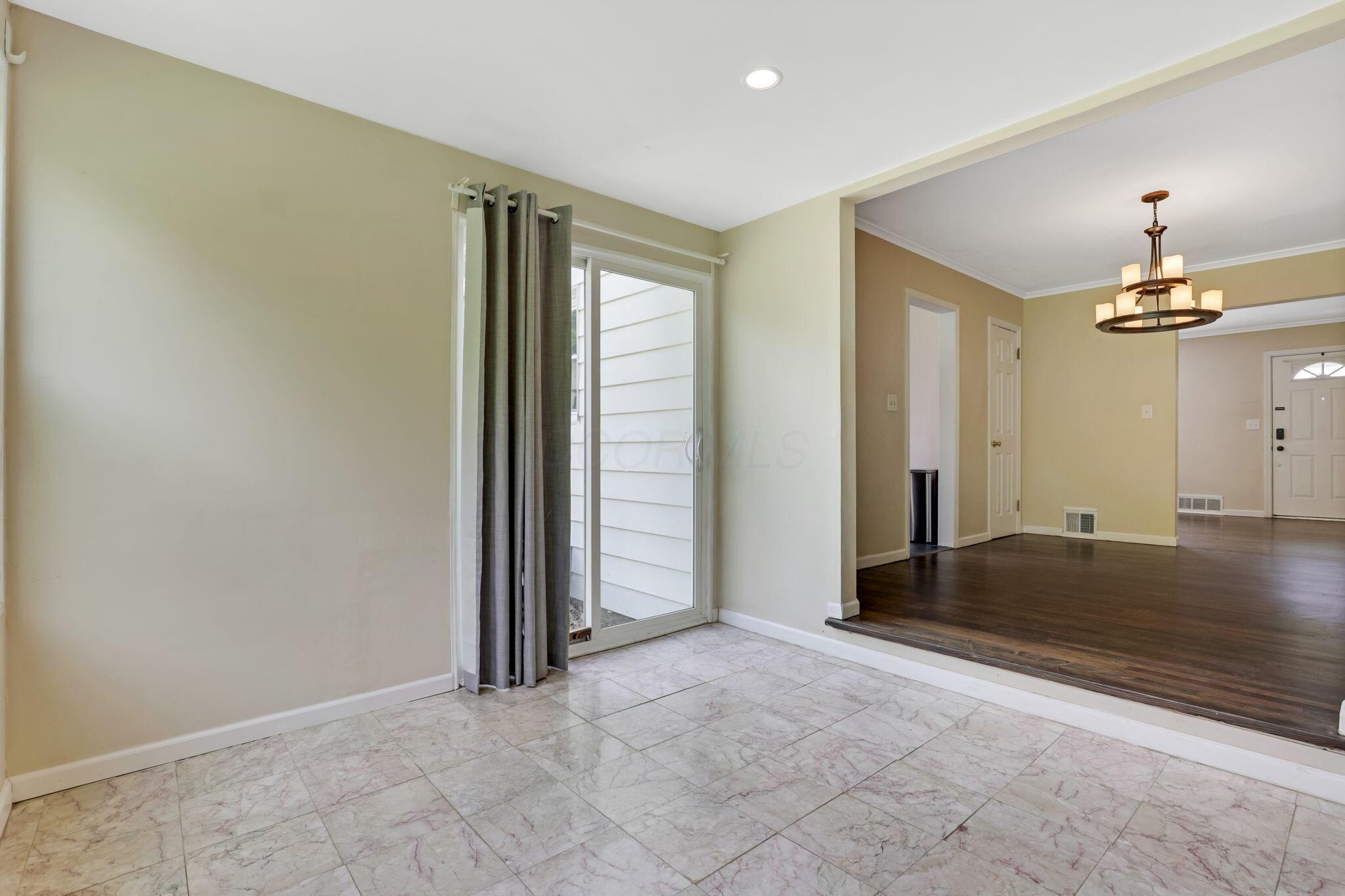 2734 Wellesley Road Columbus, OH 43209 - Photo 12 of 42